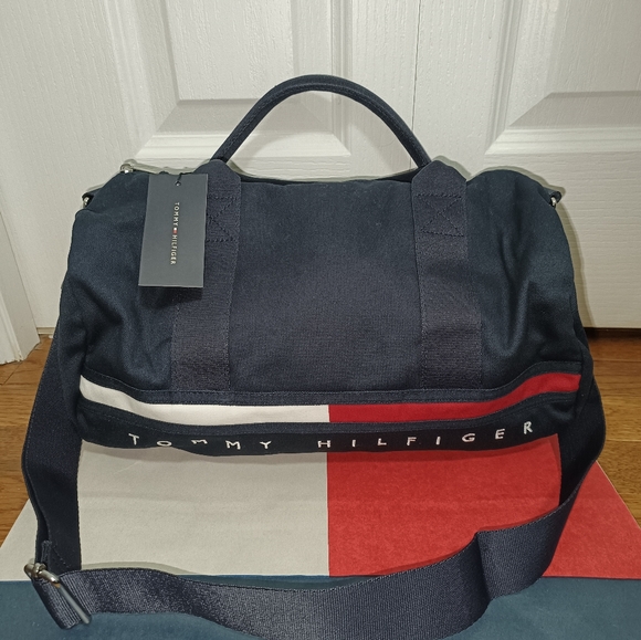 TOMMY HILFIGER DUFFLE BAG - Picture 5 of 5
